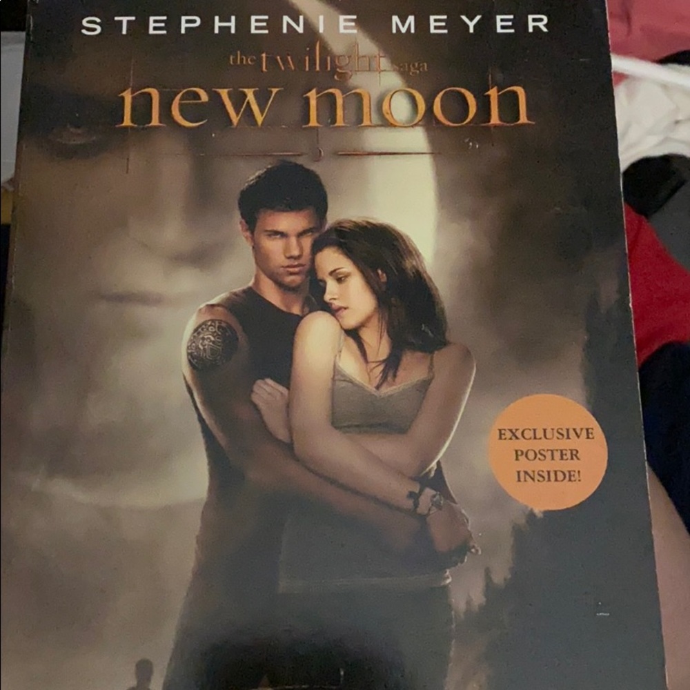 Twilight new moon (soft cover).
